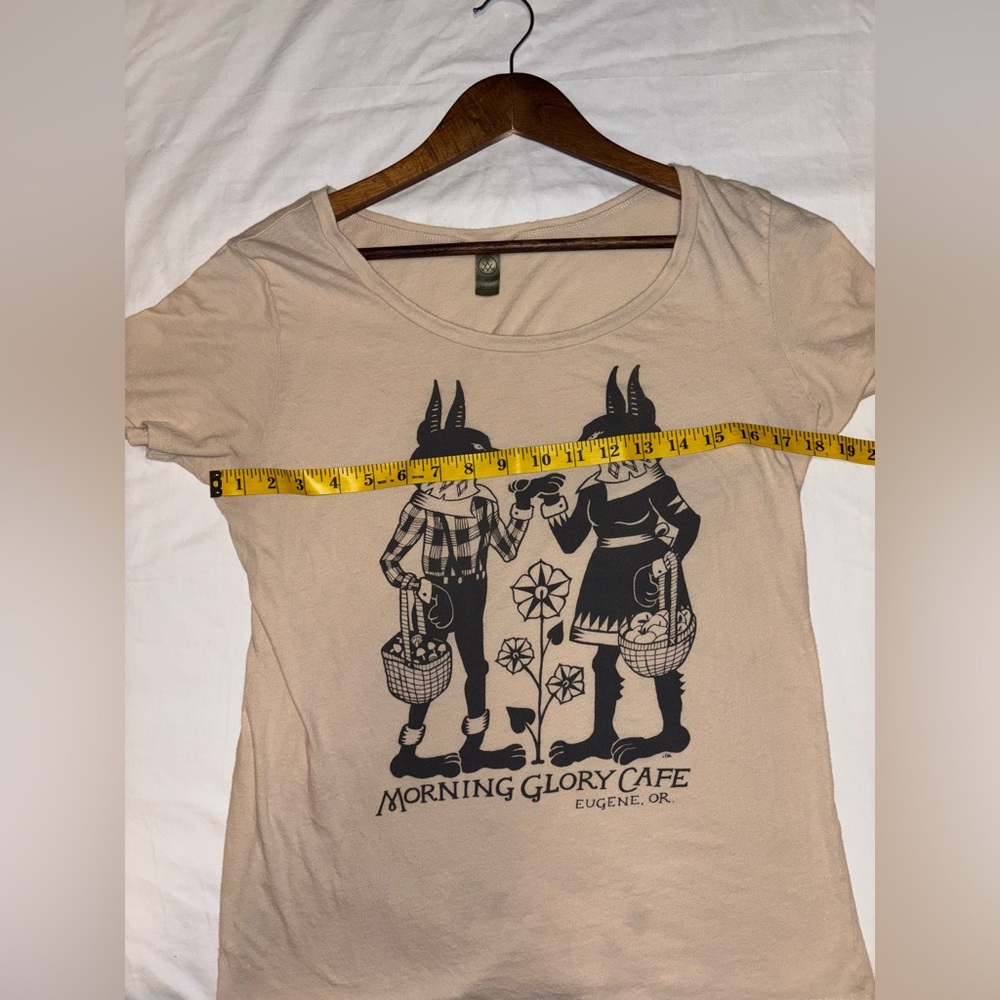 Vintage Tan Graphic Tee - Picture 6 of 7